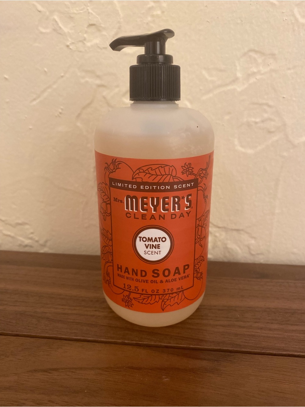 Mrs. Meyer’s Tomato Vine Hand Soap 12.5 oz Limited Edition Scent